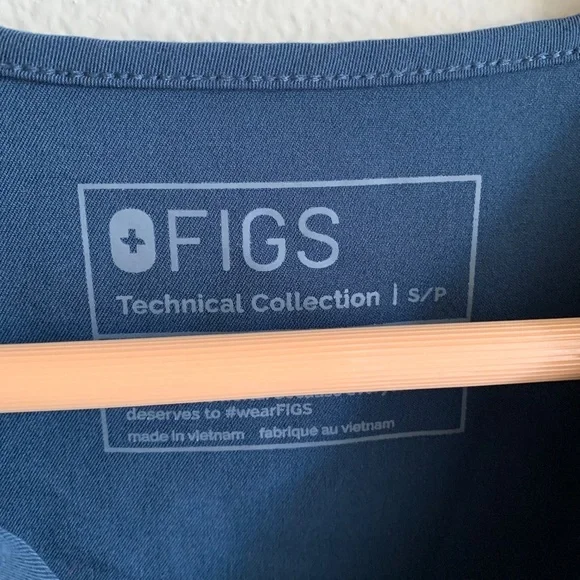 Figs Catarina One-Pocket Scrub Top™ Limited Edition Color - Picture 3 of 4